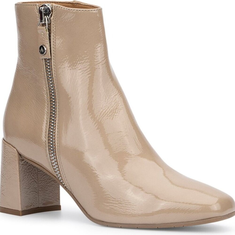 Aquatalia boots, Leather patent boots cream, NWT